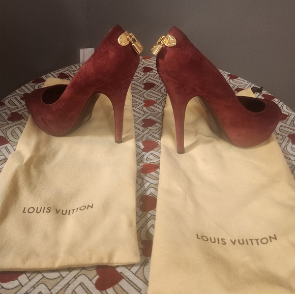 Heels - Picture 1 of 12